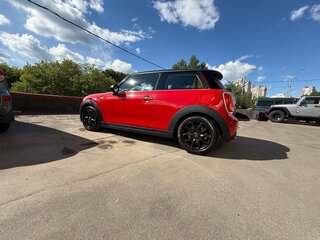 2019 Mini Hatch Cooper III (F55/F56) Рестайлинг, красный, 2280000 рублей, вид 3