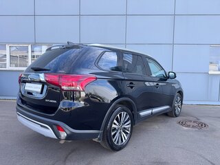 2019 Mitsubishi Outlander III Рестайлинг 3, чёрный, 1750000 рублей, вид 2