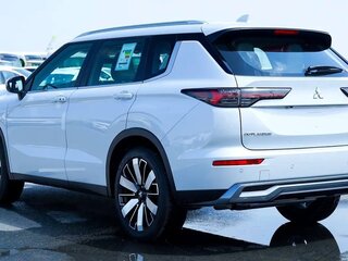 2026 Mitsubishi Outlander IV Рестайлинг, белый, 6370290 рублей, вид 3