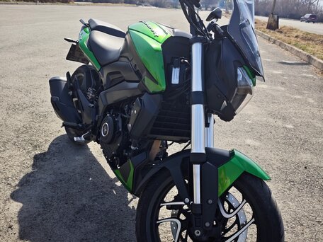 2021 Bajaj Dominar 400, зелёный, 355000 рублей, вид 2