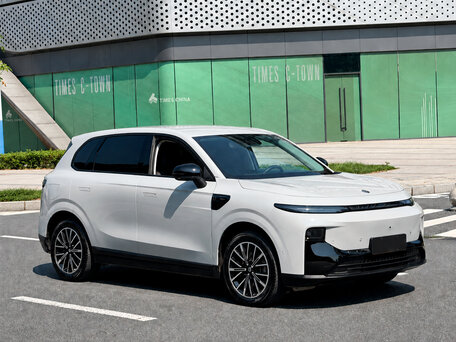 2026 Leapmotor B10, белый, 2830000 рублей, вид 3