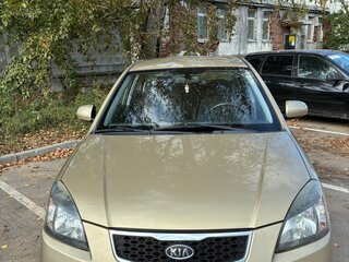 2010 Kia Rio II Рестайлинг, золотистый, 550000 рублей, вид 2