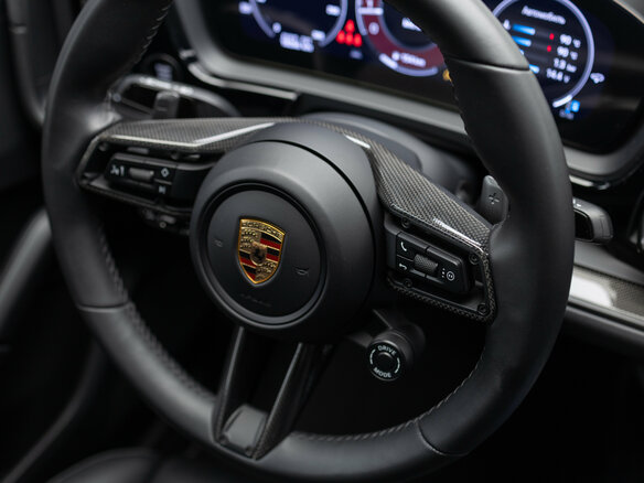 2025 Porsche Cayenne GTS Coupé III Рестайлинг, серый, 20290000 рублей - вид 13