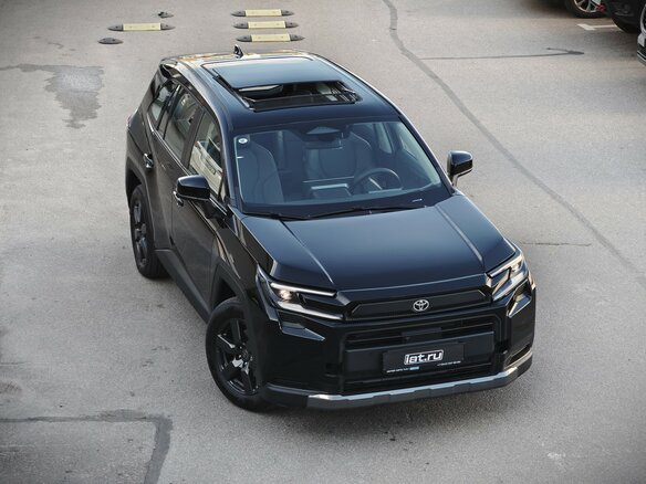 2026 Toyota RAV4 VI (XA60), чёрный - вид 2