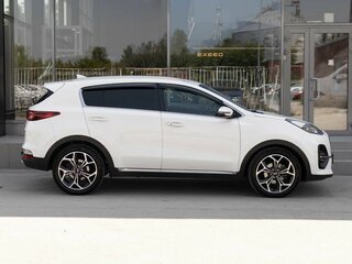 2020 Kia Sportage IV Рестайлинг, белый, 2100000 рублей, вид 4