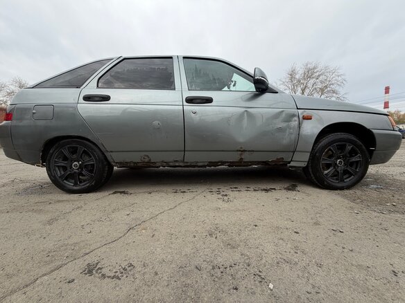 2005 Lada (ВАЗ) 2112, серебристый, 85000 рублей - вид 2