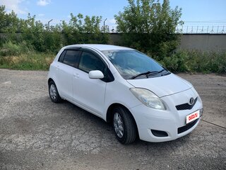 2010 Toyota Vitz II (XP90), белый, 600000 рублей, вид 3