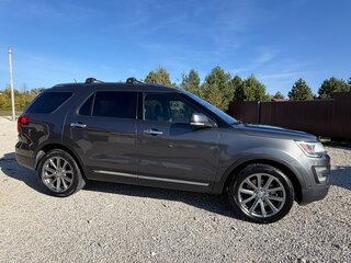 2017 Ford Explorer V Рестайлинг, серый, 2490000 рублей, вид 3