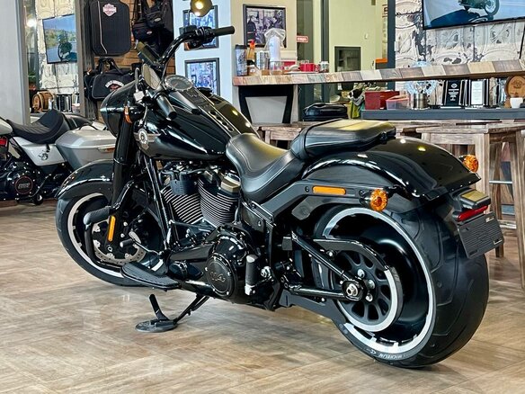 2020 Harley-Davidson Fat Boy, чёрный, 3500000 рублей - вид 4