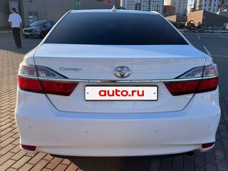 2017 Toyota Camry VII (XV50) Рестайлинг, белый, 1799000 рублей, вид 4