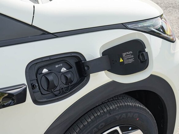 2025 BYD Dolphin 45.12 kWh I Рестайлинг, бежевый, 1426000 рублей - вид 17