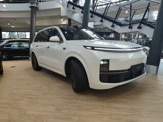 2025 Li Auto (Lixiang) L9 52.3 kWh I Рестайлинг, белый, 12228695 рублей, вид 2