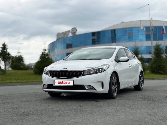 2018 Kia Cerato III Рестайлинг (Classic), белый, 1700000 рублей - вид 1