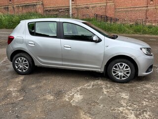 2018 Renault Sandero II Рестайлинг, серый, 600000 рублей, вид 4