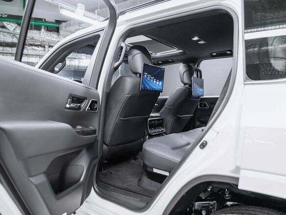 2026 Toyota Land Cruiser 300 Series, белый, 14850000 рублей - вид 21