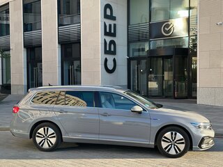 2023 Volkswagen Passat GTE B8 Рестайлинг, серебристый, 2000000 рублей, вид 3