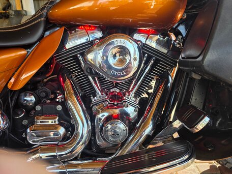 2015 Harley-Davidson Road Glide, золотистый, 1300000 рублей, вид 4