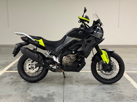 2025 QJMotor SVT 650 X, чёрный, 570000 рублей, вид 1