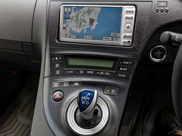 2011 Toyota Prius III (XW30), зелёный - вид 11