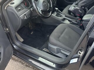 2015 Volkswagen Jetta VI Рестайлинг, чёрный, 990000 рублей, вид 5