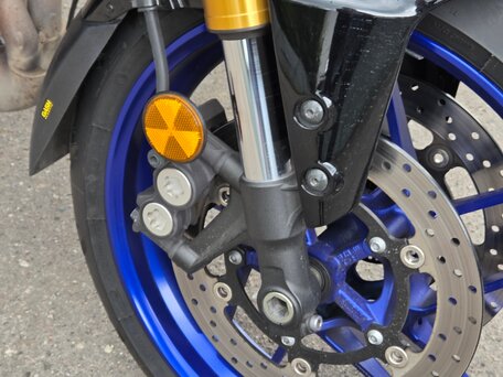 2022 Yamaha Tracer 9, серебристый, 1400000 рублей, вид 3