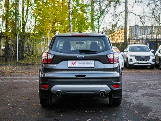 2017 Ford Kuga II Рестайлинг, серый, 1699000 рублей, вид 4