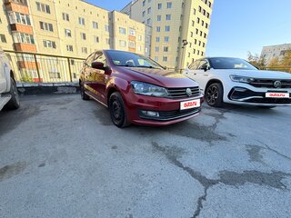 2016 Volkswagen Polo V Рестайлинг, красный, 1100000 рублей, вид 2