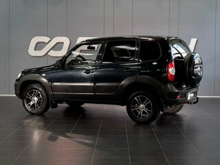 2013 Chevrolet Niva I Рестайлинг, чёрный, 450000 рублей, вид 2
