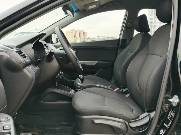 2015 Kia Rio 6-speed III, чёрный, 840000 рублей - вид 12