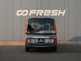 2015 Honda Stepwgn V, серый, 1820000 рублей, вид 4