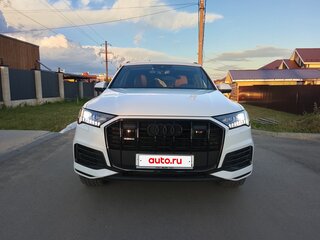 2021 Audi Q7 45 TFSI II (4M) Рестайлинг, белый, 5750000 рублей, вид 4