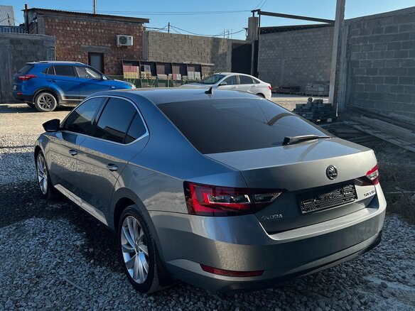 2018 Skoda Superb III, серый, 2050000 рублей - вид 5