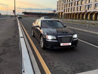2012 Chrysler 300C II, фиолетовый, 1800000 рублей, вид 2