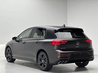 2022 Volkswagen Golf VIII, чёрный, 1740000 рублей, вид 4