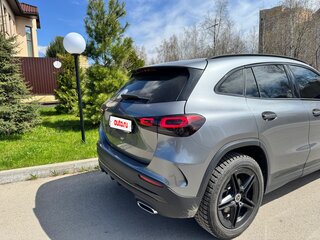 2020 Mercedes-Benz GLA 250 II (H247), серый, 2950000 рублей, вид 3
