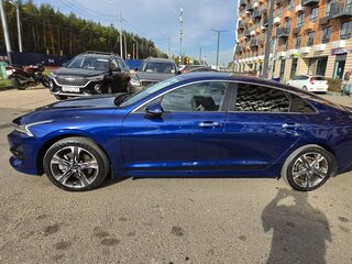 2021 Kia K5 III, синий, 3050000 рублей, вид 4
