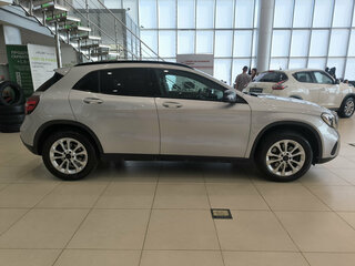 2017 Mercedes-Benz GLA 250 I (X156) Рестайлинг, серебристый, 1900000 рублей, вид 5