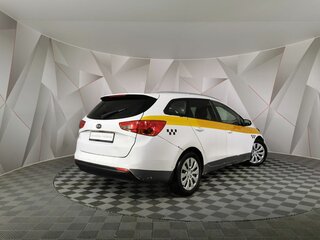 2016 Kia Ceed II Рестайлинг, белый, 385150 рублей, вид 2