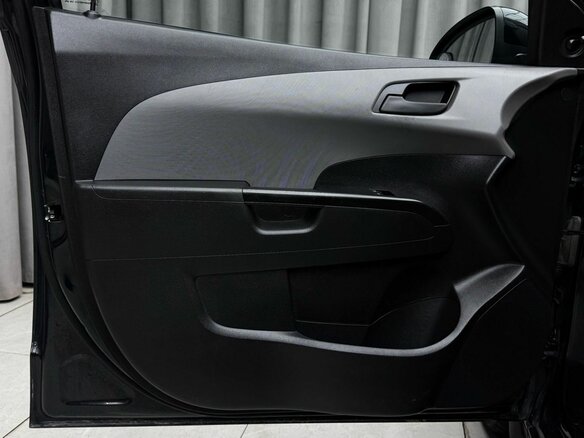 2013 Chevrolet Aveo II, чёрный, 829000 рублей - вид 18