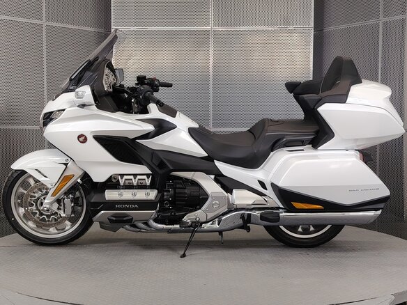 2026 Honda GL 1800 Gold Wing, белый, 3777000 рублей - вид 4