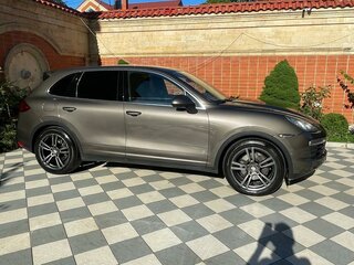2011 Porsche Cayenne II (958), коричневый, 1950000 рублей, вид 3