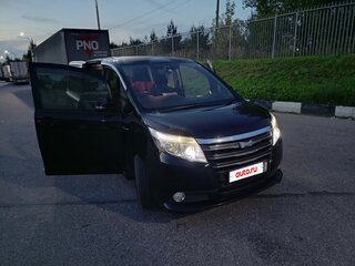 2014 Toyota Noah III (R80), чёрный, 1790000 рублей, вид 3