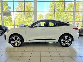 2025 Audi Q5 Sportback TFSI quattro S tronic II (GU), белый, 8790000 рублей, вид 4