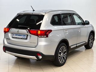 2015 Mitsubishi Outlander III Рестайлинг, серебристый, 1730000 рублей, вид 4
