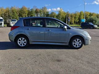 2013 Nissan Tiida I Рестайлинг, серый, 850000 рублей, вид 4