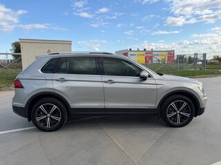 2018 Volkswagen Tiguan II, серебристый, 2500000 рублей, вид 4