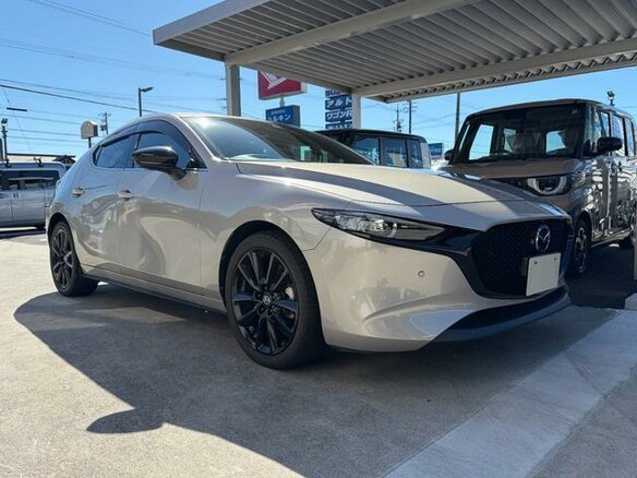 2022 Mazda 3 IV (BP), серебристый, 1650000 рублей