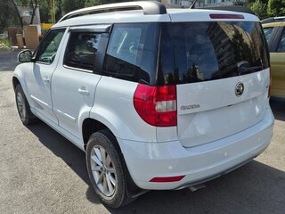 2016 Skoda Yeti I Рестайлинг, белый, 1400000 рублей, вид 3