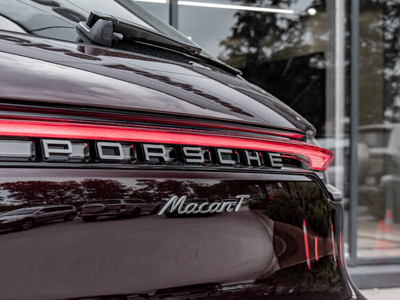 2026 Porsche Macan I Рестайлинг 2, коричневый - вид 8