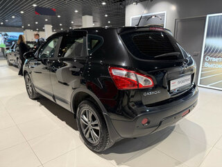 2013 Nissan Qashqai I Рестайлинг, чёрный, 848000 рублей, вид 4